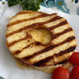 Doughnut Grilled Cheese Sandwich_image