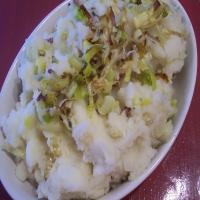 Nif's Buttermilk Mashed Potatoes With Sauteed Leeks_image