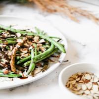 Crispy Air Fried Green Beans with Balsamic Drizzle and Almonds_image