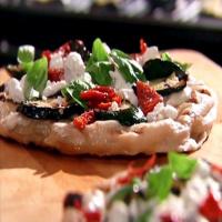 Grilled Zucchini and Herb Pizza_image