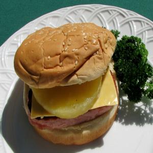 Hawaiian Spam Sandwich image