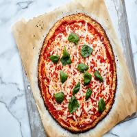 Cauliflower-Crust Pizza with Tomatoes and Mozzarella_image