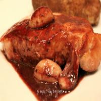 Pork Chops with Wine & Garlic Recipe - (4.1/5) image