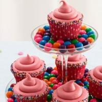 Bubble Gum Frosting Cupcakes_image