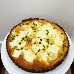 Courgette, Garden Peas & Ricotta Quiche in a Cauliflower Crust image
