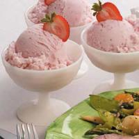 Frozen Strawberry Yogurt image