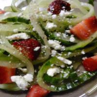 Veggetti Cucumber Strawberry Feta Salad_image