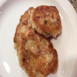 Elaine's Pacific Canned Salmon Cakes_image