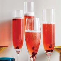 Toast the Holidays With a Pomegranate Spritzer_image