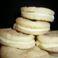 lemon cream filled sandwich cookies_image