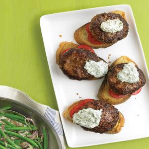 Open-Faced Burgers with Horseradish Sauce and Green Beans_image