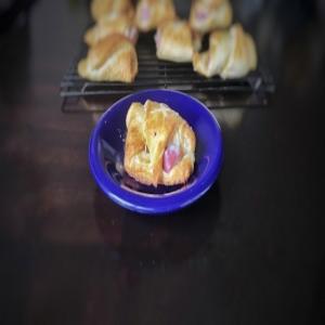 Breakfast Croissants Stuffed with Ham and Gruyere Recipe_image