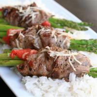Grilled Asparagus Steak Bundles_image