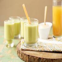 Avocado, Pineapple and Apricot Smoothie_image