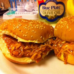 Sweet and Tangy Pulled Chicken Sandwiches image