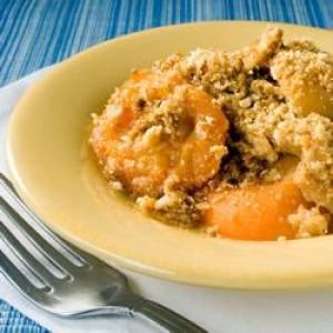 Crumb-Topped Baked Apricots_image