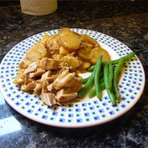 Pork Chops and Cheesy Scalloped Potatoes_image