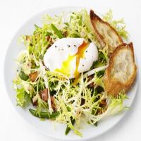 Bistro Salad with Poached Eggs_image