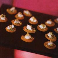Dried Apricots with Goat Cheese and Pistachios_image