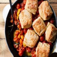Tomato Cobbler With Ricotta Biscuits_image