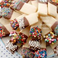 Chocolate Dipped Shortbread Cookies Recipe_image