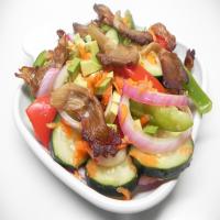 Refreshing Salad with Grilled Oyster Mushrooms image