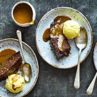 Slow cooker sticky toffee pudding image