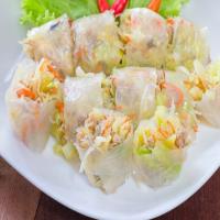 Thai-Style Chicken Spring Rolls_image