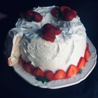 Easy No-Bake Strawberry Ice Cream Cake_image
