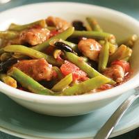 Braised Italian Chicken with Green Beans, Tomatoes & Olives_image