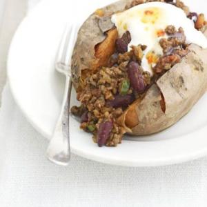 Baked sweet potatoes with easy chilli & soured cream_image