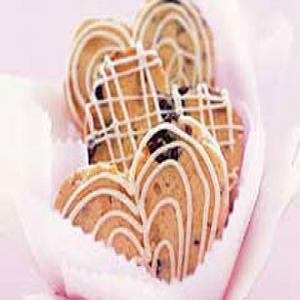 White Chocolate-Cherry Biscotti Sweethearts_image