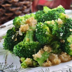 Broccoli with Buttery Crumbs_image