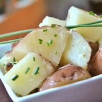 Boiled Potatoes with Chives_image