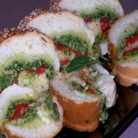 French Bread With Pesto and Peppers_image