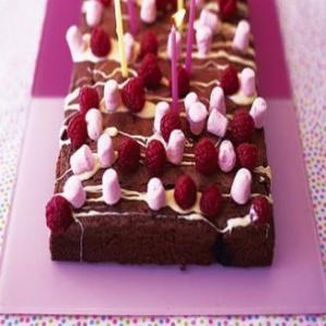 Chocolate Berry Tray Bake_image
