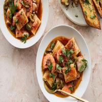 Seafood Pasta With Tomato and Crushed Olives_image