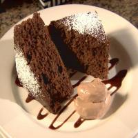 Super Moist Chocolate Cake with Chocolate-Cinnamon Topping_image