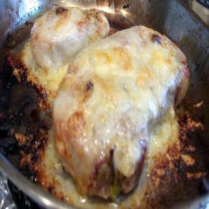 Pork Chops With Apples and Swiss_image