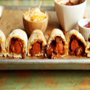 Chili Cheese Dogs in Beach Blankets_image