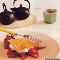Strawberries with Crisp Wontons image