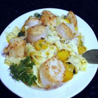 Pappardelle with sage butter sauce, roasted acorn squash and pan seared scallops Recipe - (4.5/5)_image