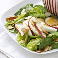 Pear Salad with Sesame Vinaigrette_image