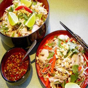 Cold soba noodle, chicken and prawn salad image