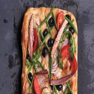 Nicoise-Salad Pizza_image