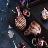 Pork chops with bacon-wrapped onions_image