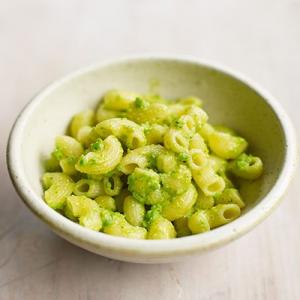 Weaning recipe: Pea pesto with pasta shapes_image
