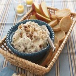 Caramelized Apple-Blue Cheese Spread_image