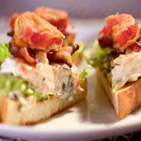 BLT with Fried Red Tomatoes and Shrimp Remoulade_image