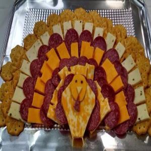 Fun Turkey Sausage, Cheese and Cracker Tray_image
